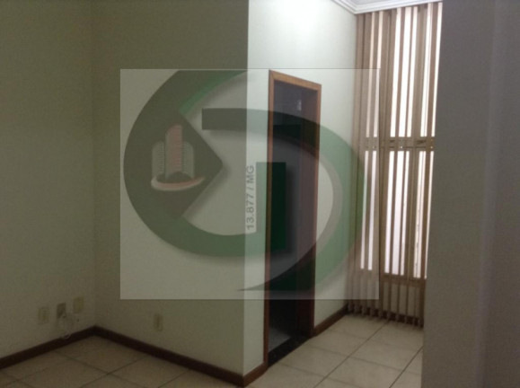 Imagem Casa com 6 Quartos à Venda, 380 m²