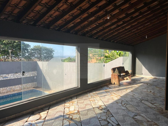 Imagem Casa com 3 Quartos à Venda, 402 m²