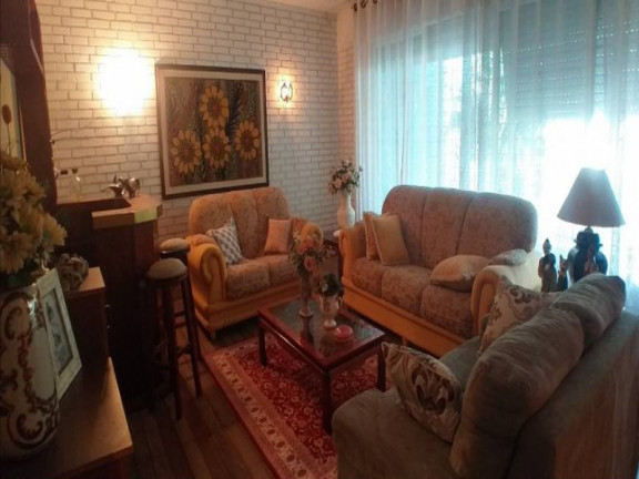 Imagem Casa com 3 Quartos à Venda, 218 m² em Chácara Das Pedras - Porto Alegre Imagem Casa com 3 Quartos à Venda, 218 m² em Chácara Das Pedras - Porto Alegre