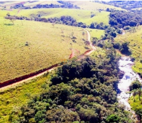 Imagem Imóvel com 3 Quartos à Venda, 320 m² em Centro - Monte Sião Imagem Imóvel com 3 Quartos à Venda, 320 m² em Centro - Monte Sião
