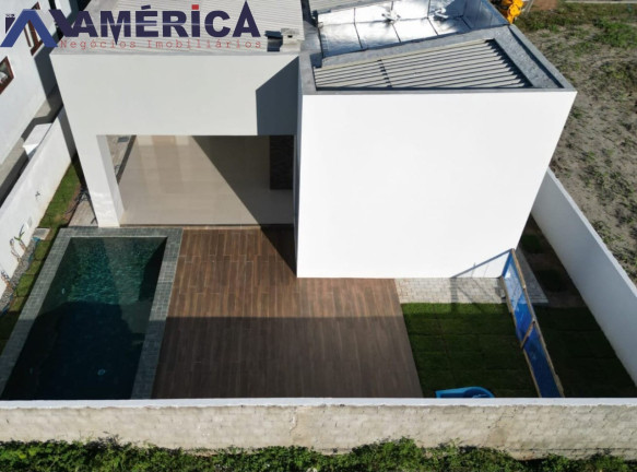 Imagem Casa com 3 Quartos à Venda, 300 m² em Pedras De Fogo - Pedras De Fogo