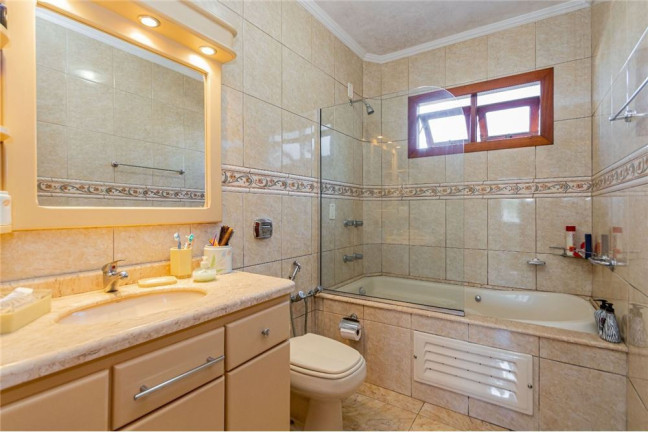 Imagem Apartamento com 3 Quartos à Venda, 150 m² em Jardim Planalto - Porto Alegre