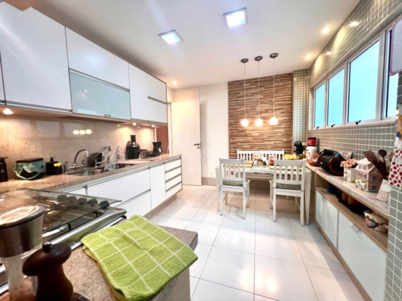 Imagem Apartamento com 3 Quartos à Venda, 211 m² em Copacabana - Rio De Janeiro Imagem Apartamento com 3 Quartos à Venda, 211 m² em Copacabana - Rio De Janeiro