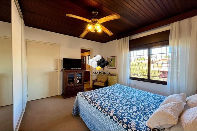 Imagem Casa com 3 Quartos à Venda, 300 m² em Jardim Carvalho - Porto Alegre Imagem Casa com 3 Quartos à Venda, 300 m² em Jardim Carvalho - Porto Alegre
