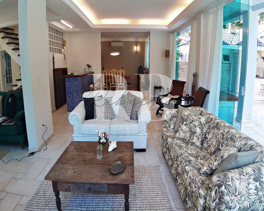 Imagem Imóvel com 5 Quartos para Temporada,  em Riviera - Bertioga