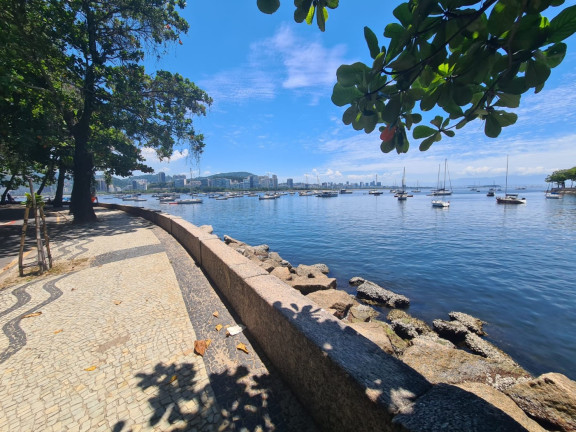 Apartamento à Venda,  em Urca - Rio De Janeiro