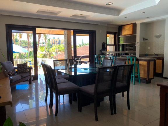 Imagem Casa com 6 Quartos à Venda, 700 m² em América - Joinville Imagem Casa com 6 Quartos à Venda, 700 m² em América - Joinville