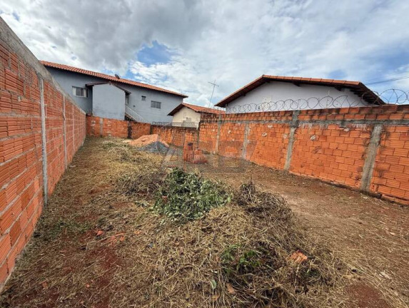Imagem Terreno à Venda, 180 m² em Jardim Primavera - Montes Claros