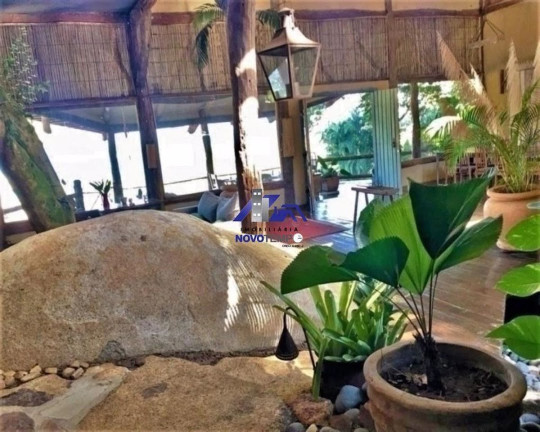Imagem Casa à Venda, em Centro - Ilhabela Imagem Casa à Venda, em Centro - Ilhabela
