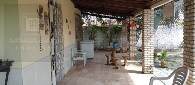Imagem Chácara com 3 Quartos à Venda, 209 m²