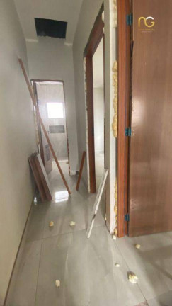 Imagem Casa com 2 Quartos à Venda, 72 m² em Vila Guilhermina - Praia Grande Imagem Casa com 2 Quartos à Venda, 72 m² em Vila Guilhermina - Praia Grande