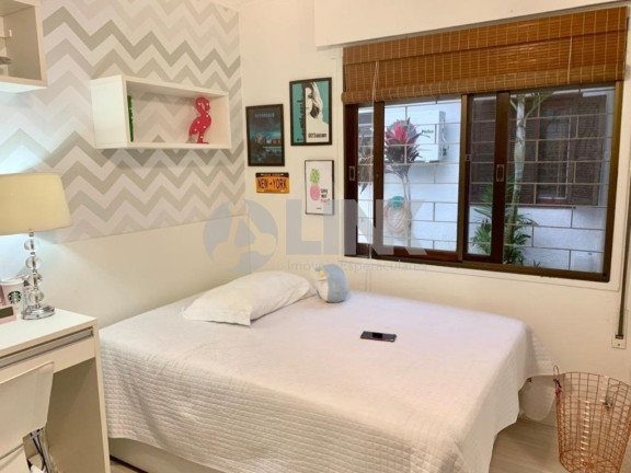 Imagem Casa com 3 Quartos à Venda, 231 m² em Jardim Itu - Porto Alegre Imagem Casa com 3 Quartos à Venda, 231 m² em Jardim Itu - Porto Alegre
