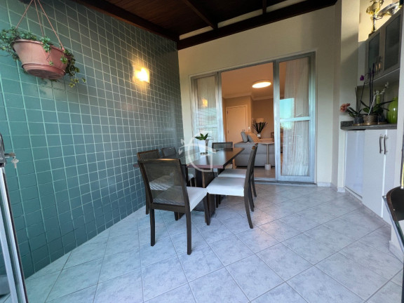 Imagem Imóvel com 3 Quartos à Venda, 173 m² em América - Joinville Imagem Imóvel com 3 Quartos à Venda, 173 m² em América - Joinville