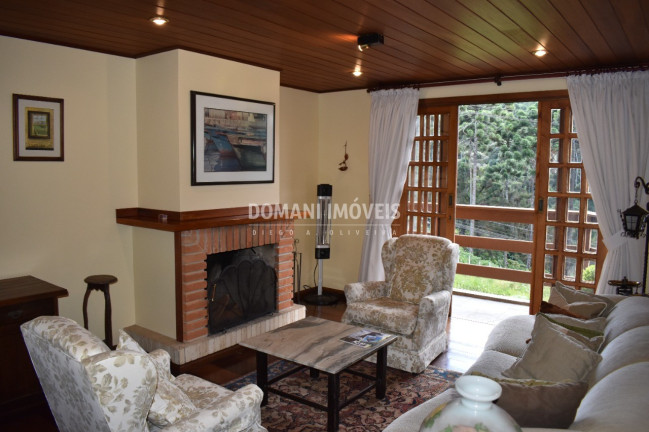 Imagem Imóvel com 3 Quartos à Venda, 117 m² em Região De Capivari - Campos Do Jordão Imagem Imóvel com 3 Quartos à Venda, 117 m² em Região De Capivari - Campos Do Jordão