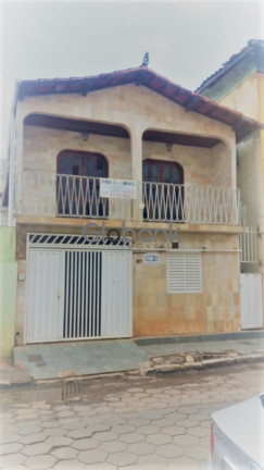 Imagem Casa com 6 Quartos à Venda, 132 m² em Centro - Montes Claros Imagem Casa com 6 Quartos à Venda, 132 m² em Centro - Montes Claros