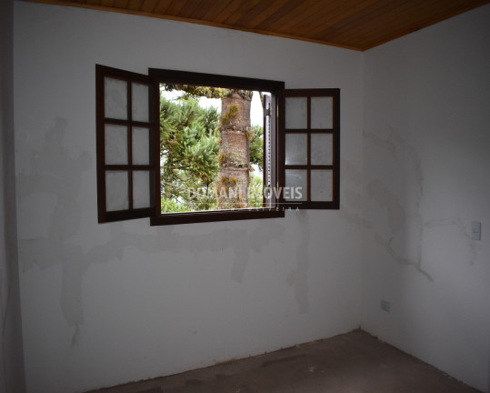 Imagem Casa com 6 Quartos à Venda, 260 m² em Região Do Atalaia - Campos Do Jordão