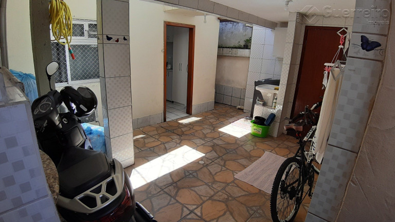 Imagem Casa com 8 Quartos à Venda, 190 m² em Agronômica - Florianópolis Imagem Casa com 8 Quartos à Venda, 190 m² em Agronômica - Florianópolis