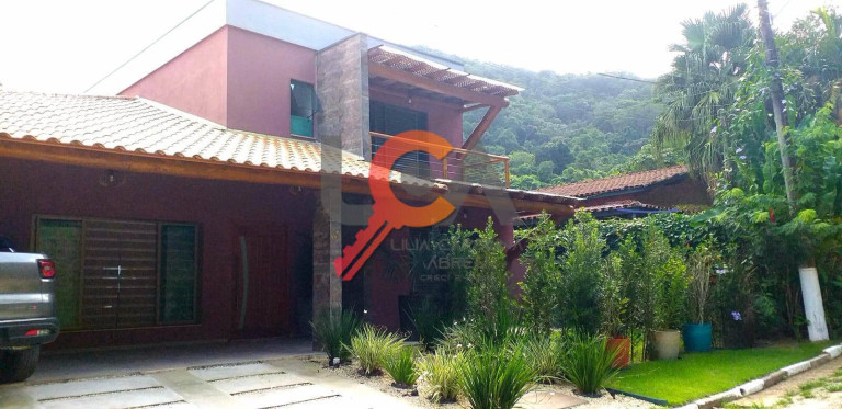 Sobrado com 3 Quartos à Venda, 262 m² em Martim De Sá - Caraguatatuba