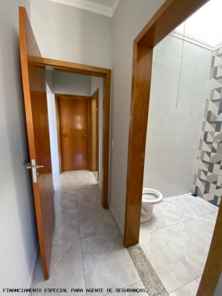 Imagem Casa com 2 Quartos à Venda, 65 m² em Lebron - Sarandi