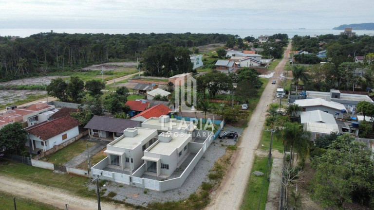 Imagem Casa com 2 Quartos à Venda, 53 m² em Itamar - Itapoá