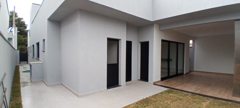 Imagem Casa com 3 Quartos à Venda, 184 m² em Quiririm - Taubaté Imagem Casa com 3 Quartos à Venda, 184 m² em Quiririm - Taubaté