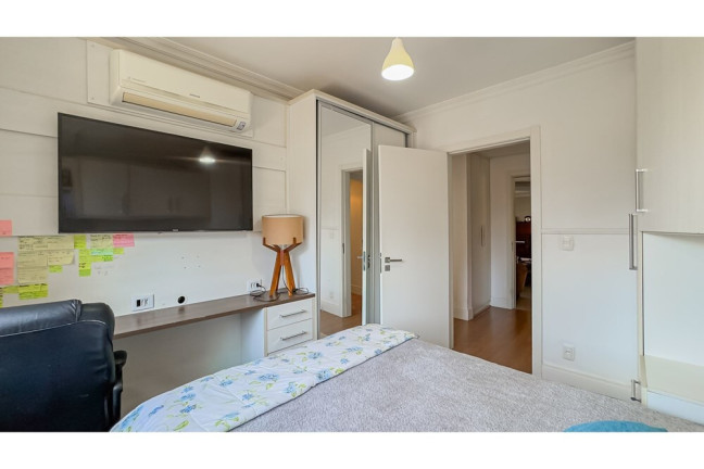 Imagem Imóvel com 3 Quartos à Venda,  em Petrópolis - Porto Alegre