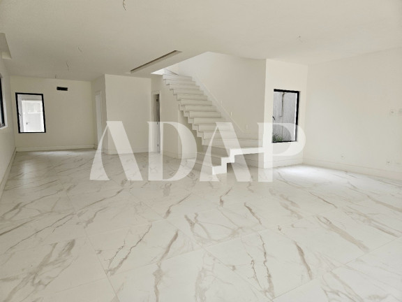 Imagem Casa com 4 Quartos à Venda, 365 m² em Barra Da Tijuca - Rio De Janeiro Imagem Casa com 4 Quartos à Venda, 365 m² em Barra Da Tijuca - Rio De Janeiro
