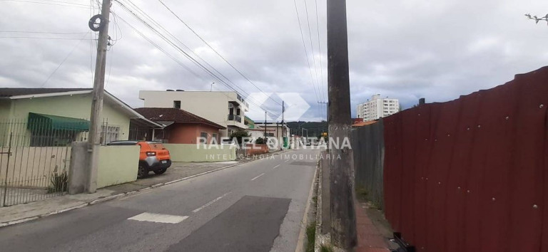 Imagem Casa com 3 Quartos à Venda, 140 m² em Kobrasol - São José
