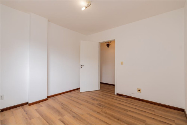 Imagem Imóvel com 3 Quartos à Venda,  em Auxiliadora - Porto Alegre