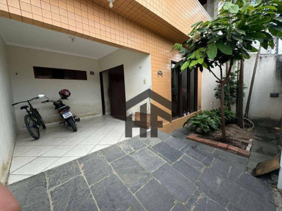 Imagem Casa com 7 Quartos à Venda ou Locação, 100 m² em Caiuca - Caruaru