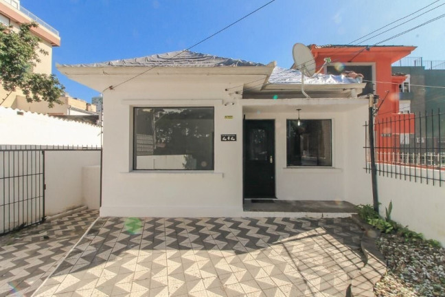 Imagem Casa com 2 Quartos à Venda, 141 m² em Petrópolis - Porto Alegre