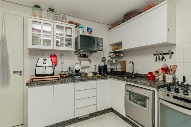Imagem Apartamento com 2 Quartos à Venda, 90 m² em Higienópolis - Porto Alegre Imagem Apartamento com 2 Quartos à Venda, 90 m² em Higienópolis - Porto Alegre