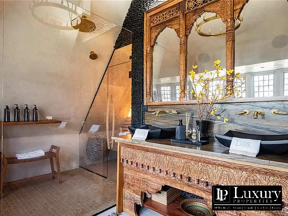 Imagem Casa com 5 Quartos à Venda,  em Bronxville - New York City