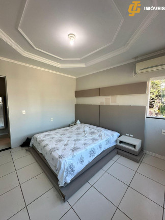 Imagem Casa com 5 Quartos à Venda, 228 m² em Conde Vila Verde - Camboriú Imagem Casa com 5 Quartos à Venda, 228 m² em Conde Vila Verde - Camboriú