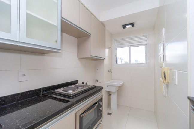 Apartamento com 1 Quarto para Alugar, 64 m² em Centro - Curitiba