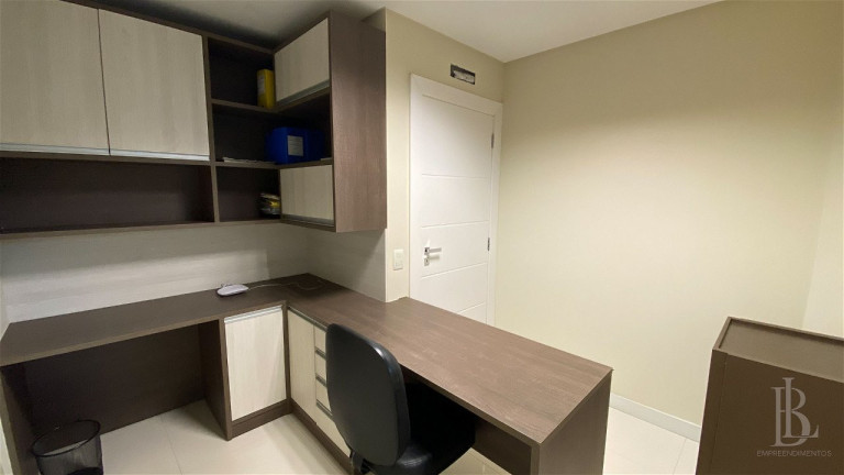 Imagem Casa com 3 Quartos à Venda, 387 m² em Cedros - Camboriú Imagem Casa com 3 Quartos à Venda, 387 m² em Cedros - Camboriú