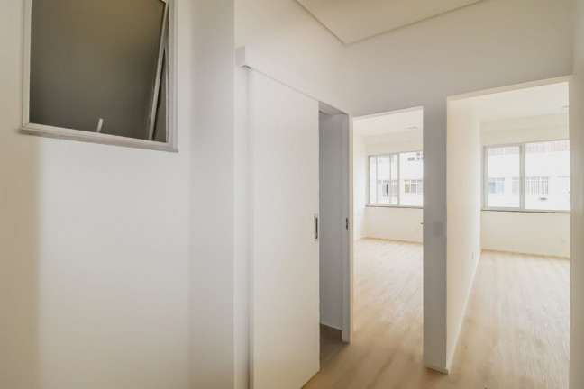 Imagem Imóvel com 2 Quartos à Venda, 106 m² em Copacabana - Rio De Janeiro Imagem Imóvel com 2 Quartos à Venda, 106 m² em Copacabana - Rio De Janeiro