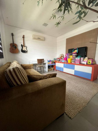 Imagem Casa com 4 Quartos à Venda, 243 m² em Centro - Camboriú Imagem Casa com 4 Quartos à Venda, 243 m² em Centro - Camboriú