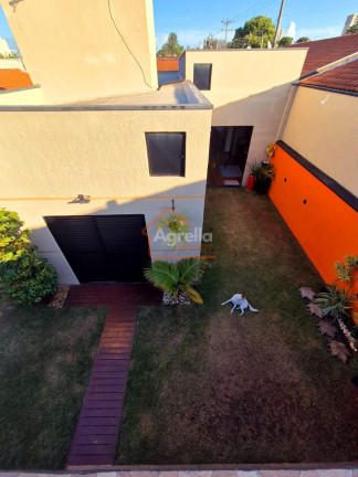 Imagem Casa com 3 Quartos à Venda, 125 m² em Jardim Scomparim - Mogi Mirim Imagem Casa com 3 Quartos à Venda, 125 m² em Jardim Scomparim - Mogi Mirim