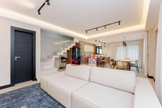 Imagem Sobrado com 3 Quartos para Alugar, 191 m² em Santa Felicidade - Curitiba
