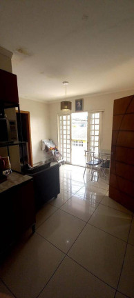 Imagem Casa com 5 Quartos à Venda, em Flores - Manaus Imagem Casa com 5 Quartos à Venda, em Flores - Manaus