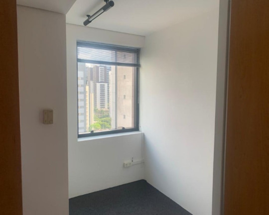 Imóvel Comercial à Venda, 36 m² em Cidade Moncoes - Sao Paulo