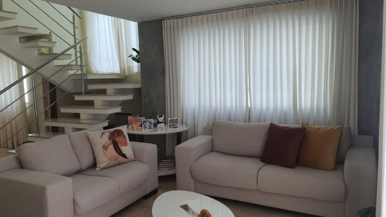 Imagem Casa com 3 Quartos à Venda, 400 m² em Estrada Do Coco - Lauro De Freitas Imagem Casa com 3 Quartos à Venda, 400 m² em Estrada Do Coco - Lauro De Freitas