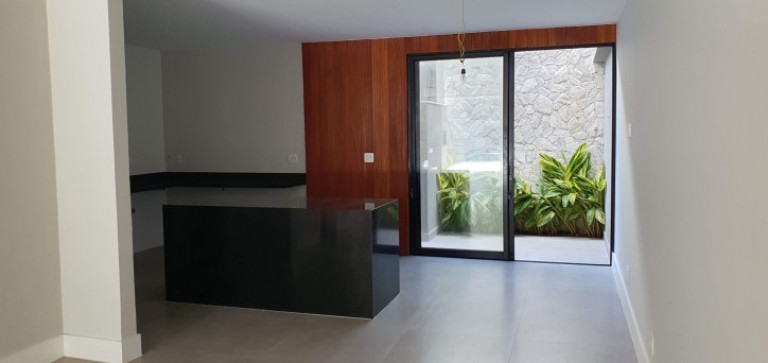 Imagem Casa com 4 Quartos à Venda, 320 m² em Barra Da Tijuca - Rio De Janeiro Imagem Casa com 4 Quartos à Venda, 320 m² em Barra Da Tijuca - Rio De Janeiro
