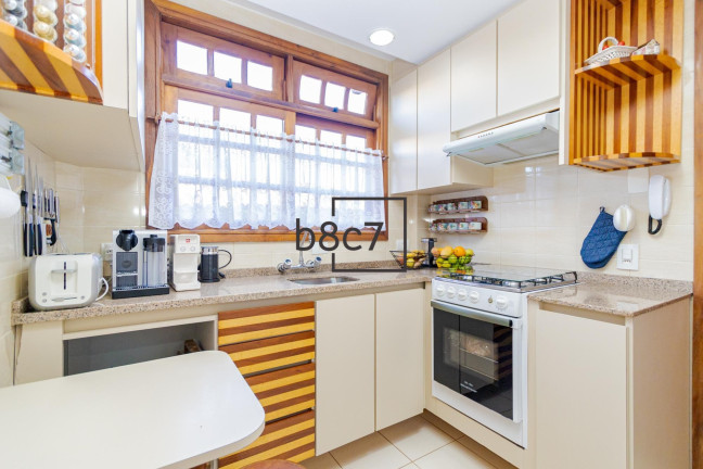 Imagem Casa com 3 Quartos à Venda, 129 m² em Santo Inácio - Curitiba Imagem Casa com 3 Quartos à Venda, 129 m² em Santo Inácio - Curitiba