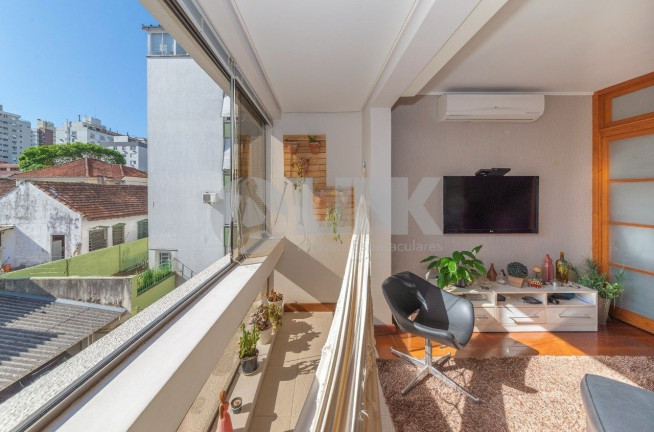 Imagem Imóvel com 2 Quartos à Venda, 200 m² em Petrópolis - Porto Alegre