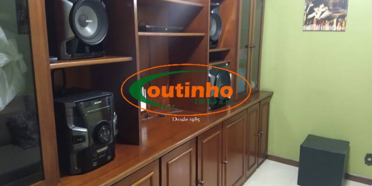 Imagem Apartamento com 4 Quartos à Venda, 151 m² em Grajaú - Rio De Janeiro Imagem Apartamento com 4 Quartos à Venda, 151 m² em Grajaú - Rio De Janeiro