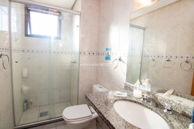 Imagem Imóvel com 3 Quartos à Venda, em Petrópolis - Porto Alegre Imagem Imóvel com 3 Quartos à Venda, em Petrópolis - Porto Alegre