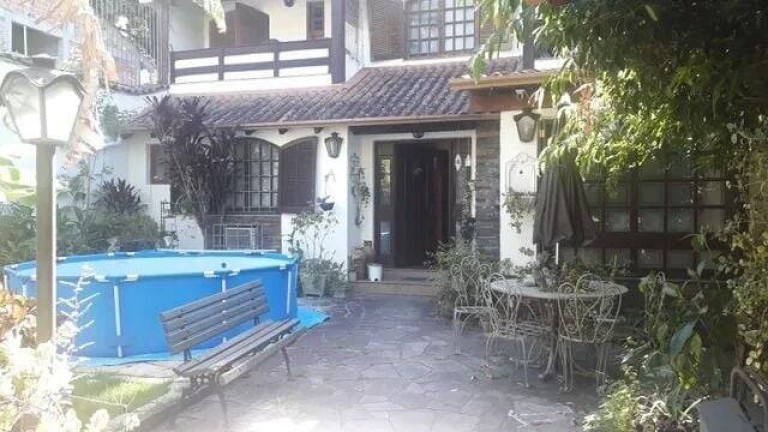 Imagem Casa com 3 Quartos à Venda, 230 m² em Higienópolis - Porto Alegre