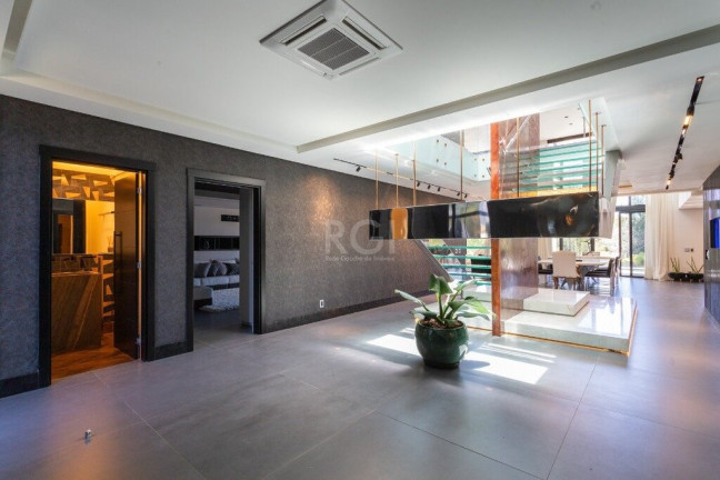 Imagem Casa com 5 Quartos à Venda, em Belém Novo - Porto Alegre Imagem Casa com 5 Quartos à Venda, em Belém Novo - Porto Alegre